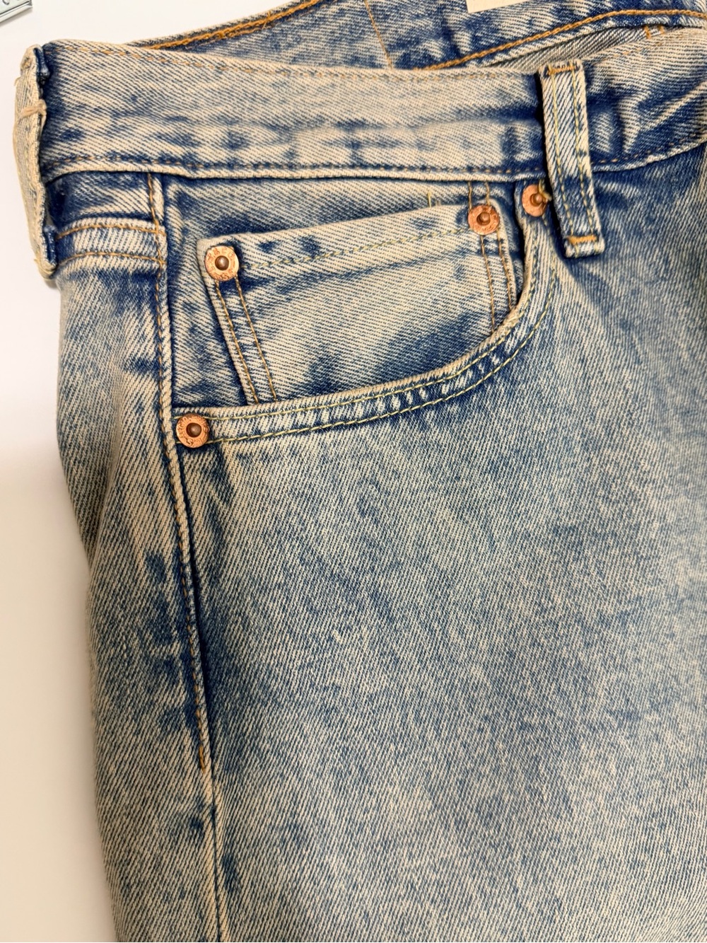 Levi’s 501 Original Men’s Jeans 32x30 Light Wash Stretch Straight Leg NWT - Picture 4 of 15